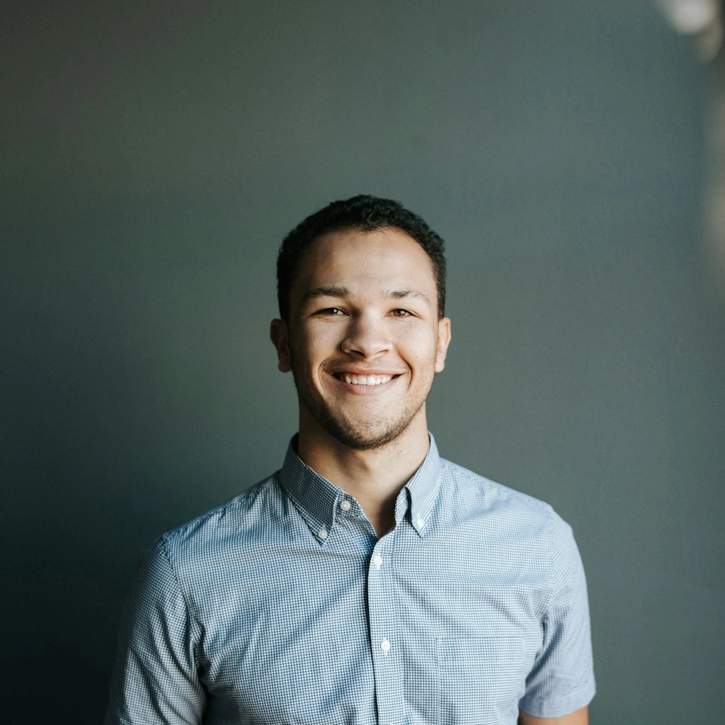 Illustrative reviewer portrait for Ronald B.